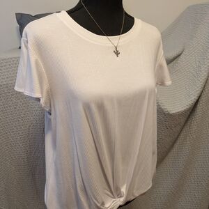 Time and Tru Cream Short Sleeve Top